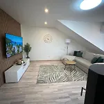 Cosy Flat In Near & Center Apartment *