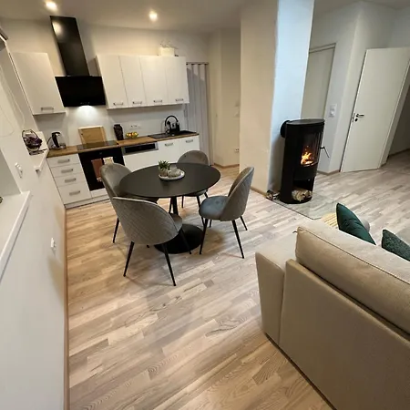 Cosy Flat In Near & Center *