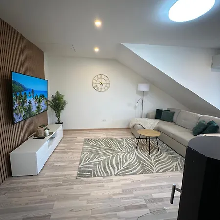 Cosy Flat In Near & Center Apartment *