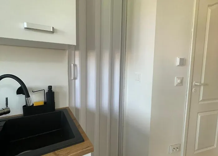 Cosy Flat In Near & Center